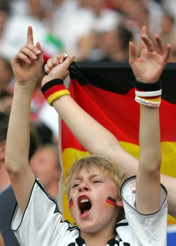 情迷欧洲杯德国（欧洲杯德国小球迷）